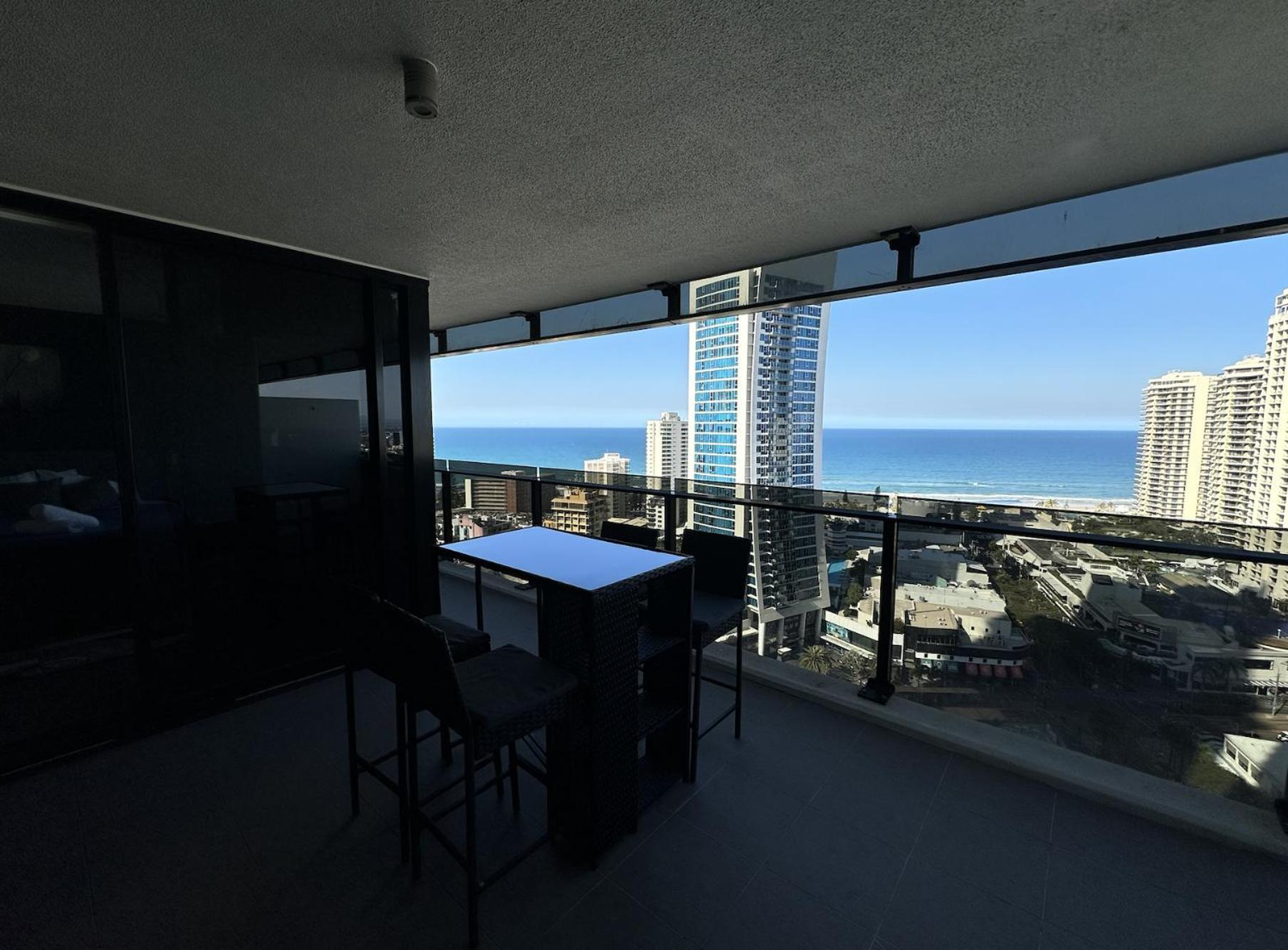 Beachview Surfers 2Bd Apartment Lux Gold Coast Exterior photo